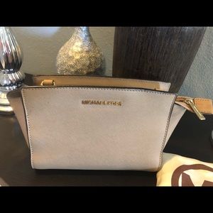 Reposhing Michael Kors bag